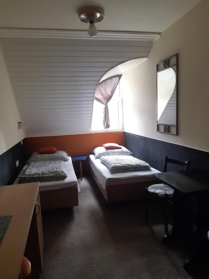Hotel Berg Toboz Panzió Pécs Zewnętrze zdjęcie