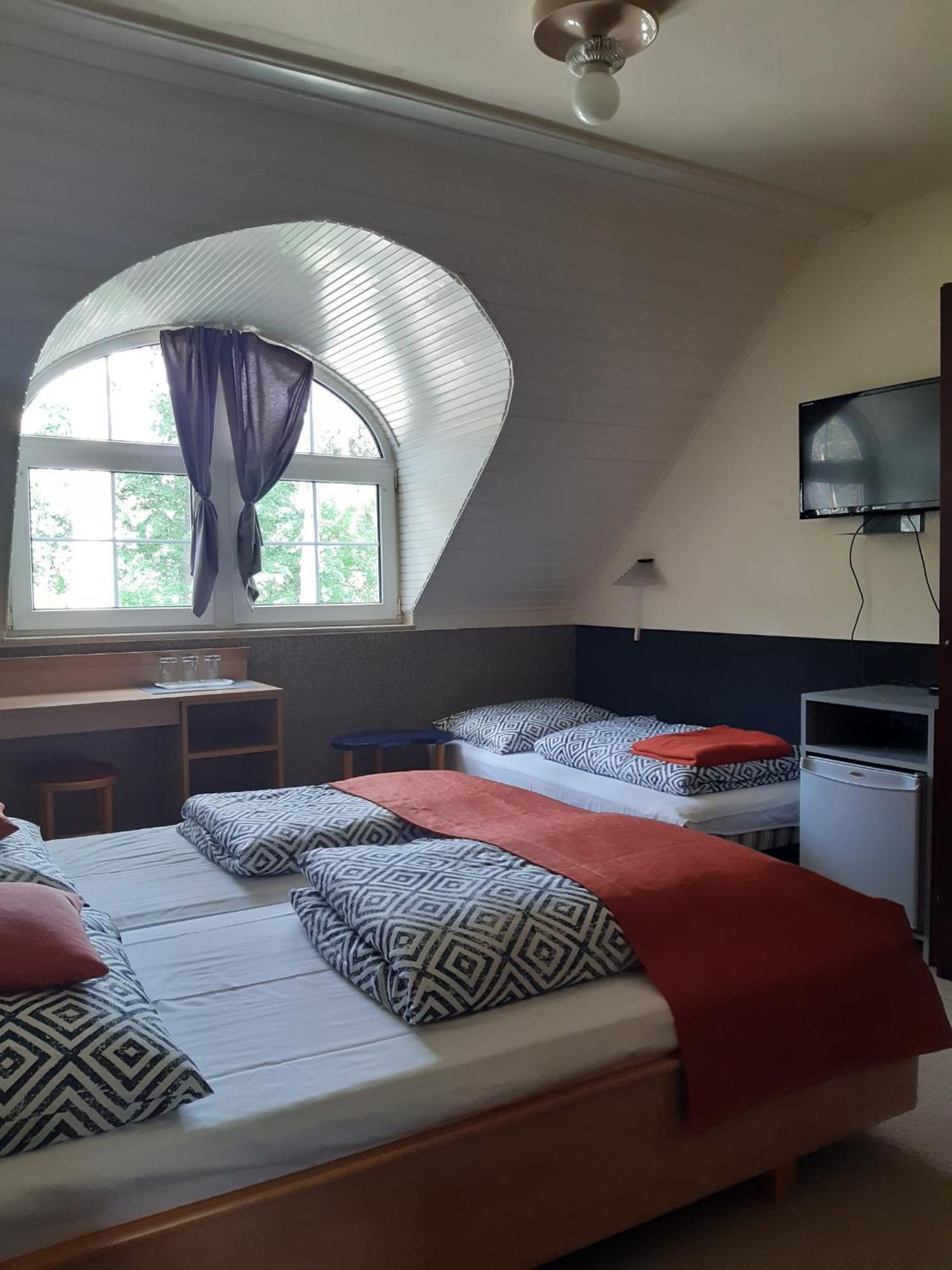 Hotel Berg Toboz Panzió Pécs Pokój zdjęcie