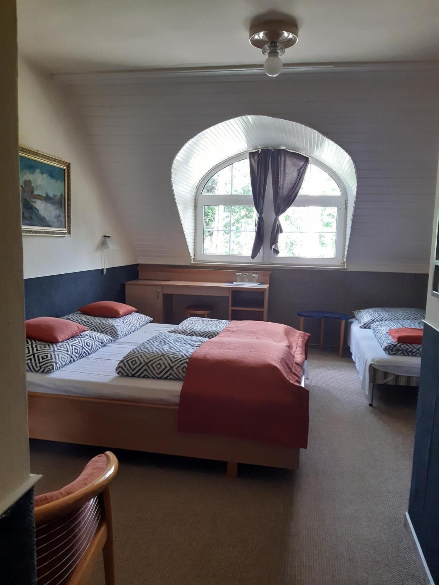 Hotel Berg Toboz Panzió Pécs Pokój zdjęcie